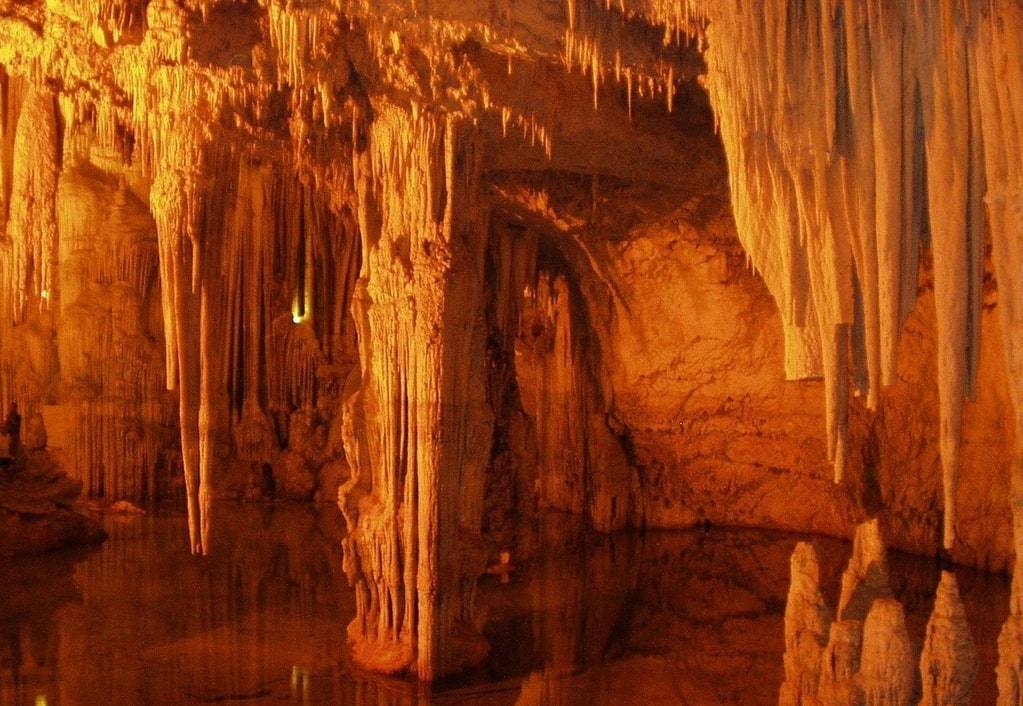 Lire la suite à propos de l’article Pourquoi explorer une grotte en Ardèche lors de vos vacances &nbsp;?